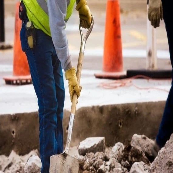 Excavación manual y con maquinaria especializada